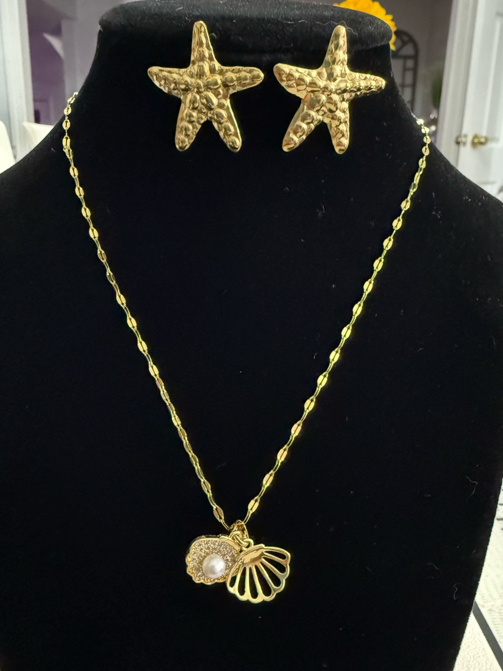 Stainless steel Shell & Pearl Charm Necklace - Gold Starfish Accent Earrings Set